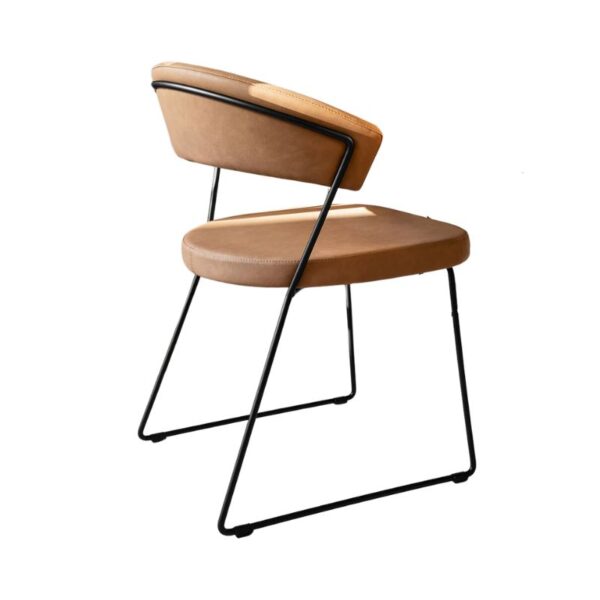 Chaise los angeles connubia produit en cuir aniline noir avec pied fin metal noir design épuré