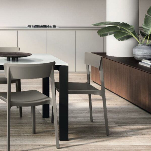 chaise skin calligaris en polycarbonate résistant design simple épuré couleur personnalisable 4 pieds fin aspect léger